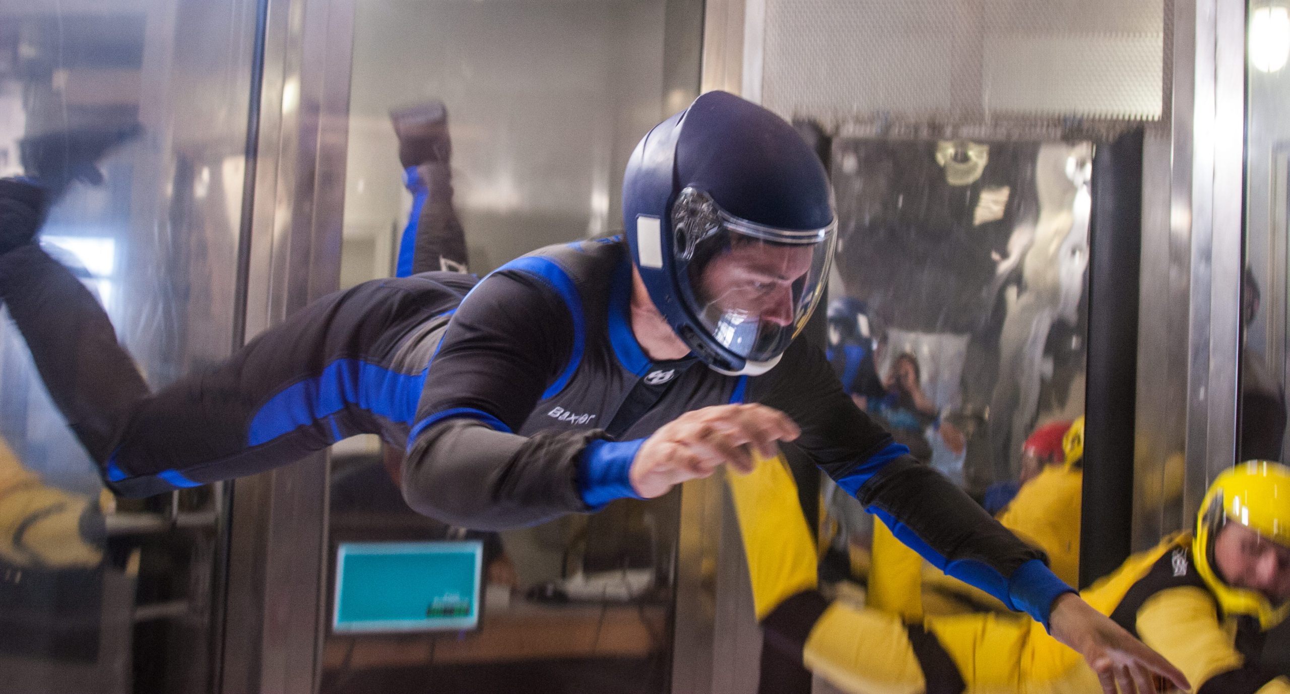 experienced skydivers wind tunnel skydiving