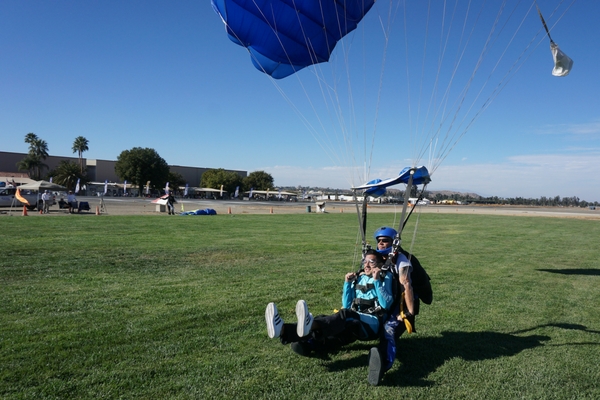 skydiving landing under parachute