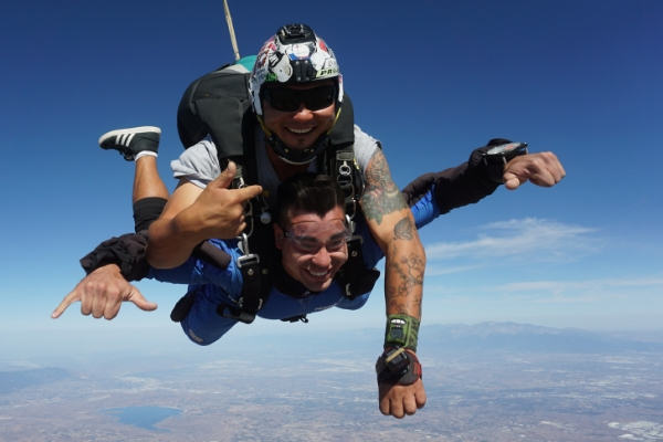 what is tandem skydiving first time skydiving