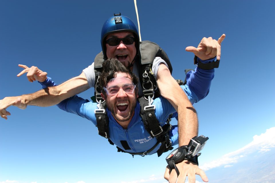 what is tandem skydive